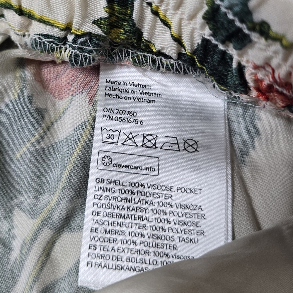 H&M Wide Leg Pants Floral Flowy Pull On Size 6 - Picture 7 of 12